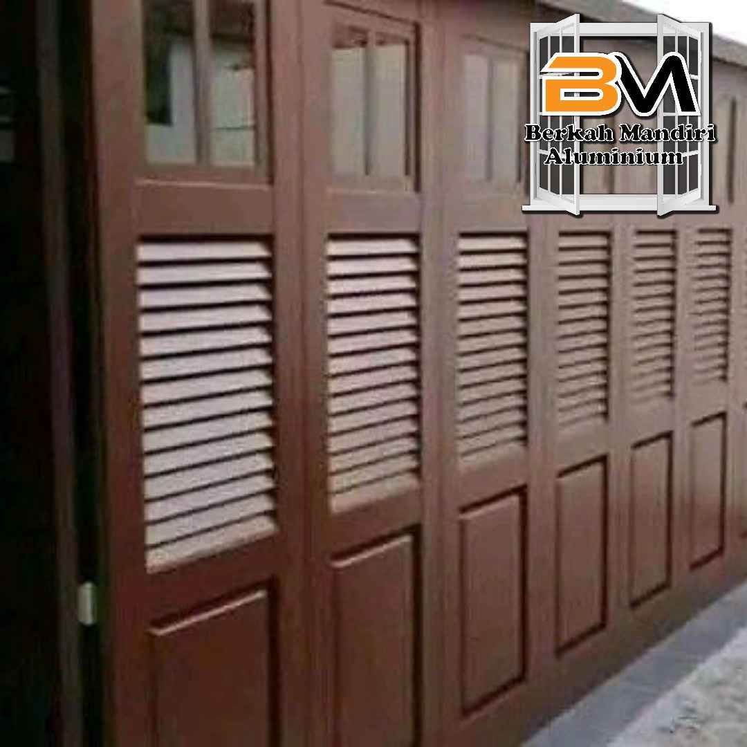 Jasa Pembuatan Pintu Garasi Aluminium di Pancoran Mas Depok