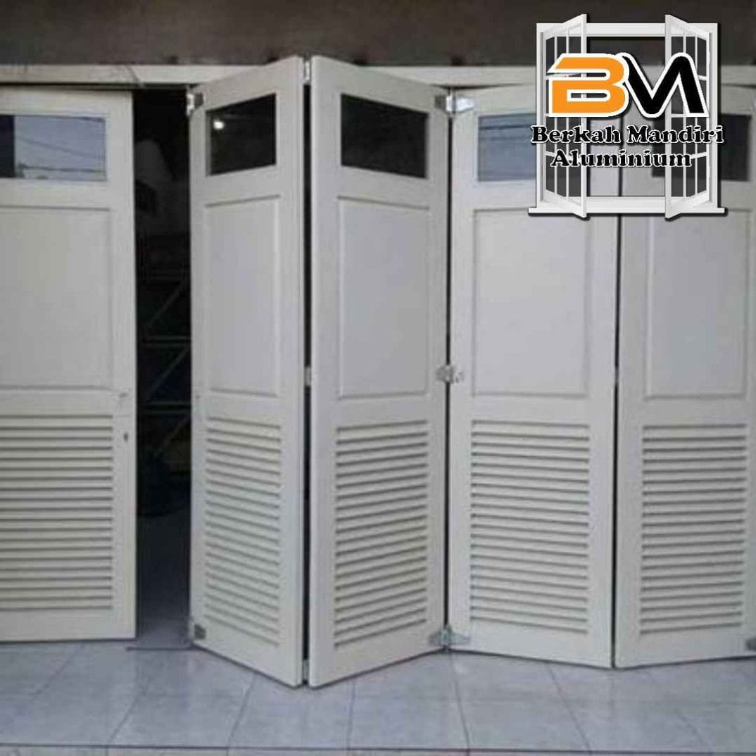 Jasa Pembuatan Pintu Lipat Aluminium Garasi di Cikarang Bekasi oleh TOKO KACA BERKAH MANDIRI