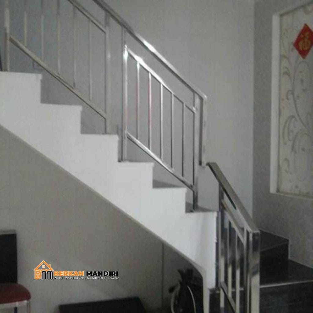 Railing Tangga Stenlis Mewah